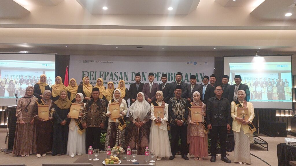 Lepas 70 Calon Wisudawan, Dekan FDK UIN Walisongo Tekankan Pentingnya Soft Skill, Kontribusi Nyata, dan Akhlakul Karimah – UIN Walisongo 2 WhatsApp Image 2026 05 21 at 14.08.54
