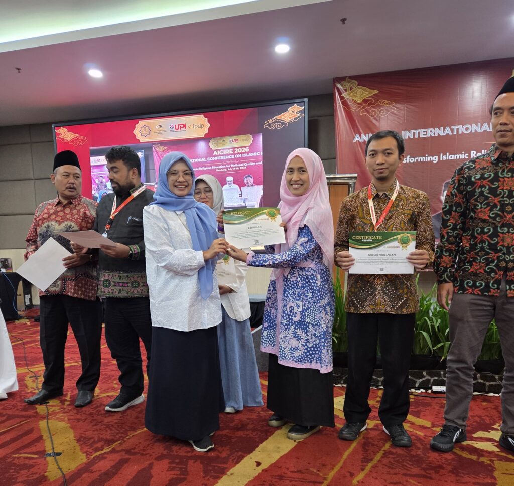 Borong Tiga Penghargaan Sekaligus! Prodi S-1 PAI UIN Walisongo Sapu Bersih Rekognisi Institusi dan Individu di AICIRE 2026 – UIN Walisongo 2 WhatsApp Image 2026 07 16 at 18.48.43