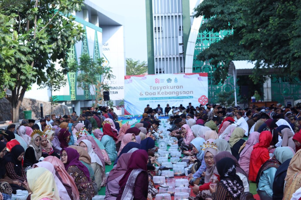 UIN Walisongo Gelar Upacara HUT ke-81 Kemerdekaan, Dilanjutkan Tasyakuran dan Doa Kebangsaan – UIN Walisongo 3 IMG 4082