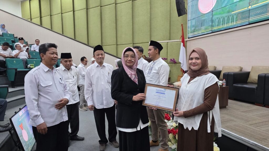 UIN Walisongo Berikan Penghargaan kepada Fakultas dan Unit Kerja Berprestasi Semester I 2026 – UIN Walisongo 3 WhatsApp Image 2026 08 04 at 13.13.05