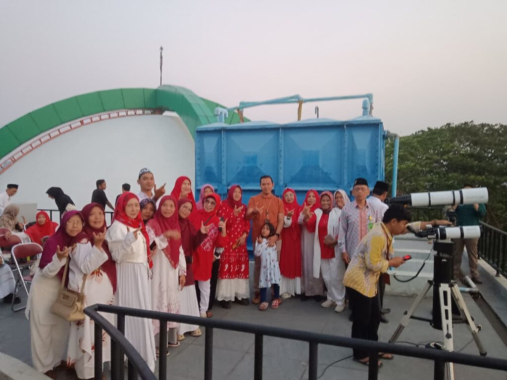 Hilal Rabiul Awal Berhasil Teramati, Planetarium UIN Walisongo Buka Edukasi Rukyah untuk Masyarakat – UIN Walisongo 2 WhatsApp Image 2026 08 13 at 18.54.18